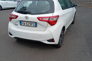Toyota Yaris Active 1000 benzina 