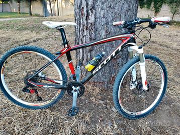 MTB Scott in carbonio