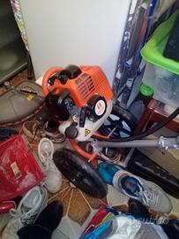 decespugliatore con ruote