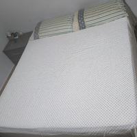 Letto matrimoniale completo di materasso