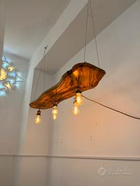 Lampadario in legno di Ulivo