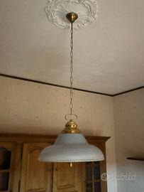 Lampadario a sospensione vintage in ottone e vetro
