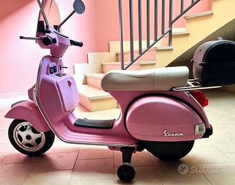 Vespa rosa bambina