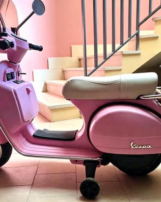 Vespa rosa bambina