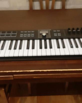 Arturia Keylab Essential 61 nera