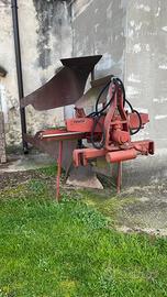 Vendendo Aratro Freschi Monovomere idraulico