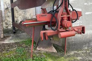 Vendendo Aratro Freschi Monovomere idraulico
