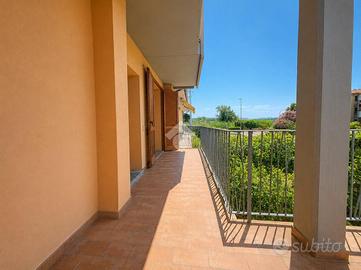 VILLA A SCHIERA A FOLLONICA