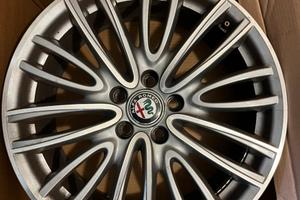 Cerchi originali Alfa Romeo Giulia 18”