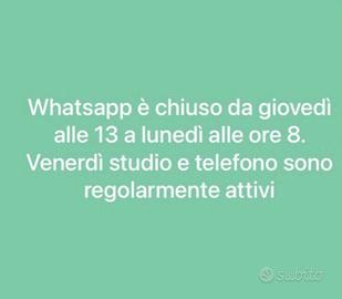 2 poltrone in legno castagno con tavolino abbinato