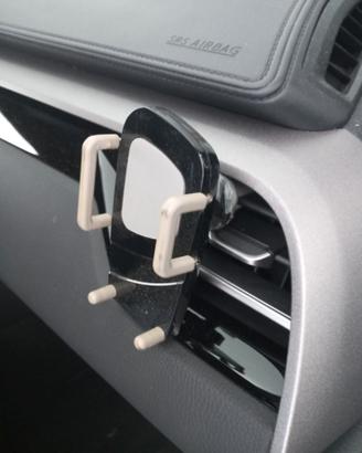 Supporto per smartphone per auto