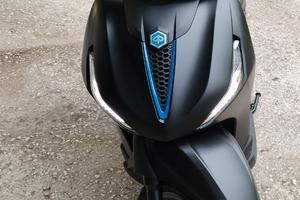 Beverly 400 S