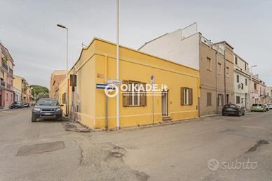 PIRRI - Indipendente con terrazza e posto auto