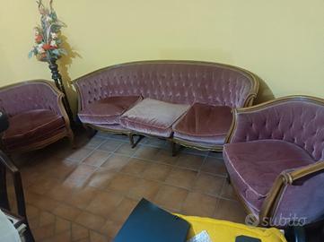 Competo divano e poltrone antiche