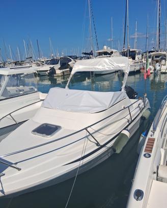 Barca semicabinata no patente