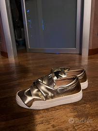 Scarpe donna senza lacci con fiocco color oro