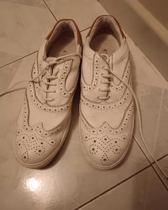 scarpe bianche