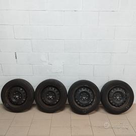 Cerchi in ferro con gomme