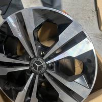 Cerchi oroginali mercedes GLA 235 /55/18”