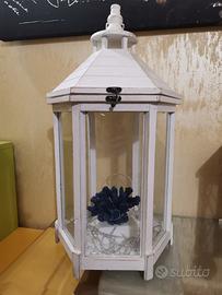 Lanterna bianca in vetro e legno