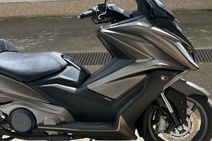 Kymco ak 550
