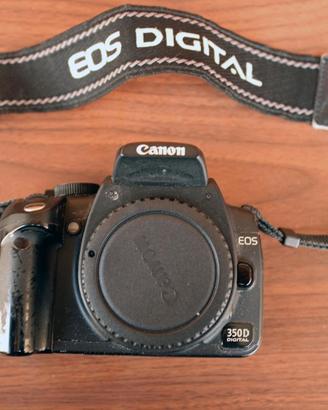 Fotocamera digitale Canon 350 D.