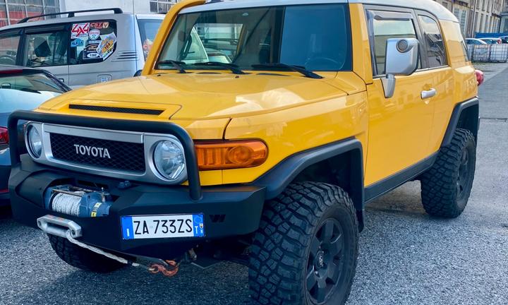 Land cruiser FJ Cruiser