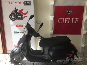 Piaggio Vespa 310 GTS (NUOVA DA IMMATRICOLARE) N.B