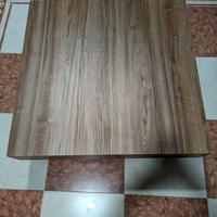 Tavolino in legno naturale