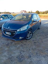 Peugeot 208.  1.4 hdi