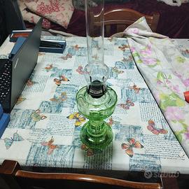 Lampada a petrolio in uranium glass