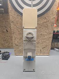 PRESA 230V INDUSTRIALE DA PARETE
