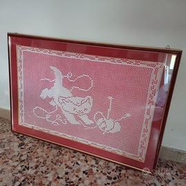 Quadro incorniciato fatto all' uncinetto 