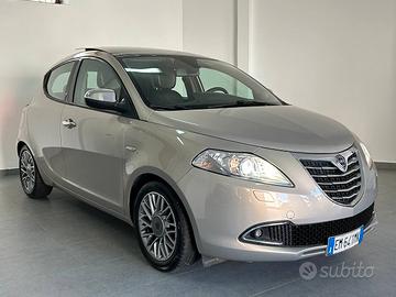 Lancia Ypsilon 1.2 69 CV 5 porte Platinum- TETTO -