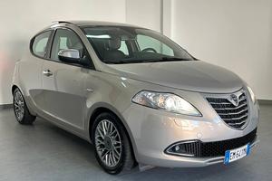 Lancia Ypsilon 1.2 69 CV 5 porte Platinum- TETTO -