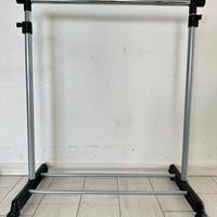 Stender appendiabiti regolabile con ruote