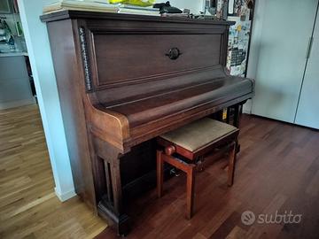 Pianoforte antico con tasti in avorio