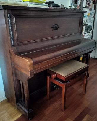 Pianoforte antico con tasti in avorio