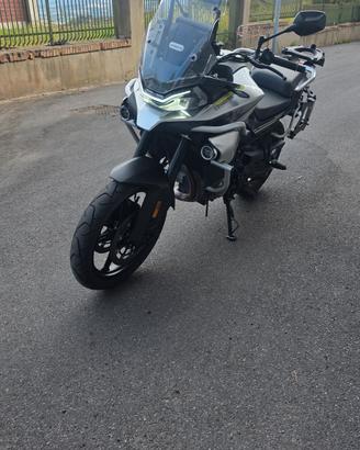 CF MOTO 800 MT