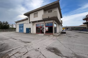 CAPANNONE A CITTÀ SANT'ANGELO