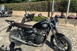 Triumph Street Twin