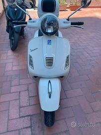 Vespa 300