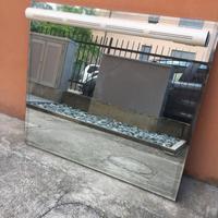 Specchio da bagno con luce a neon