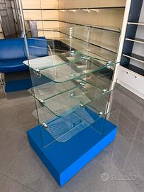 Espositore in vetro con ruote