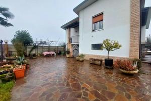 VILLA SINGOLA A VITTUONE