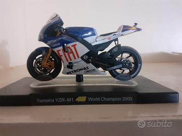 Modellino YAMAHA YZR-M1 2009 di Valentino Rossi 