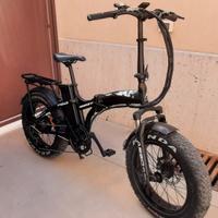 bici elettrica armony asso bianca e nera 