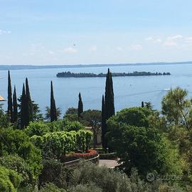 Gardone riviera vista lago