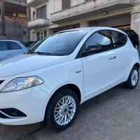 Lancia Ypsilon 1.2 69 CV 5 porte GPL Ecochic Gold 