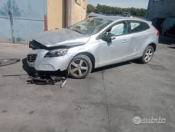 Volvo V40 2015 2.0 TD Demolita - Per Ricambi